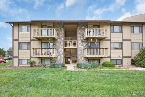 80-80 Lemans Ct, Lake St Louis, MO, 63367-1147 | Card Image