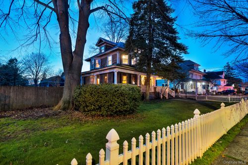 320 S Bayview Avenue, Hempstead, NY, 11520 | Card Image