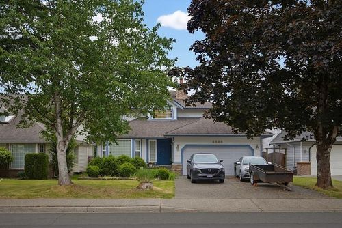 8588 212 Street, Langley, BC, V1M2E7 | Card Image