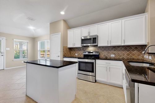 520 Cheyenne Dr, Aubrey, TX, 76227-1267 | Card Image