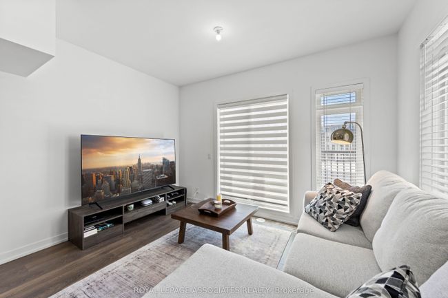 84 Tisdale Ave, House attached with 5 bedrooms, 4 bathrooms and 1 parking in Toronto ON | Image 9