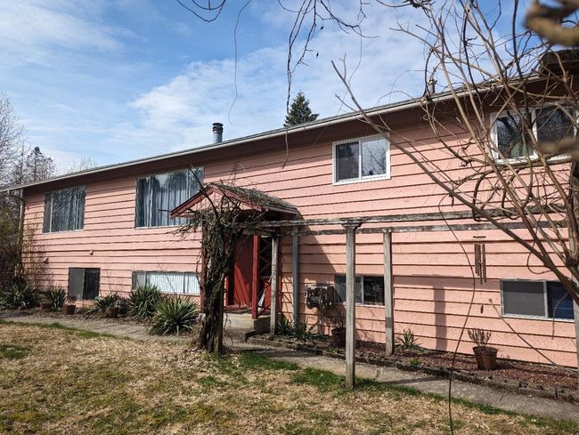25747 124 Avenue, House other with 6 bedrooms, 2 bathrooms and 20 parking in Maple Ridge BC | Image 1