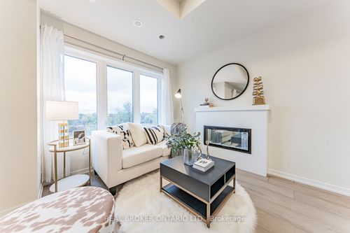 152 Matawin Lane, Richmond Hill, ON, L4B0H7 | Card Image