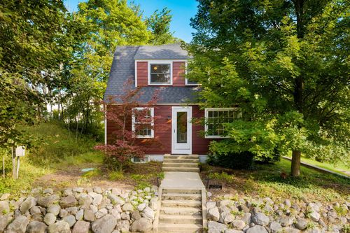 110 Park Dr, Northport, MI, 49670-5053 | Card Image