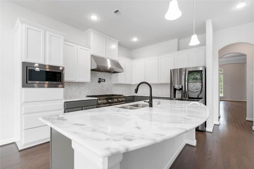1303 Gardenia Dr, Houston, TX, 77018-4213 | Card Image