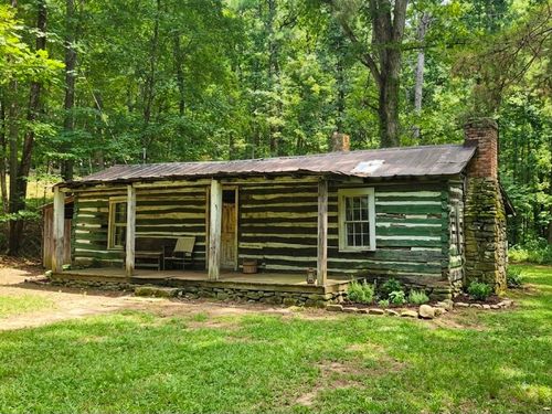 808 Enochs Rd, Mc Ewen, TN, 37101-4213 | Card Image