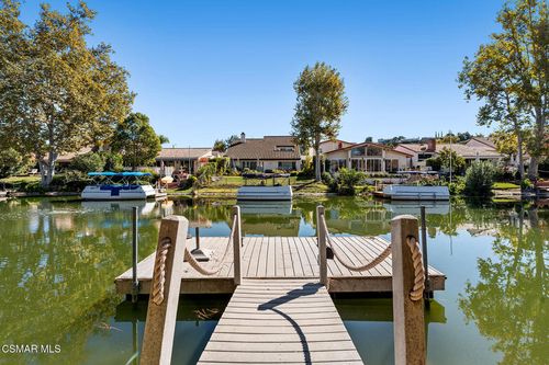 3830 Mainsail Cir, Westlake Village, CA, 91361-3820 | Card Image