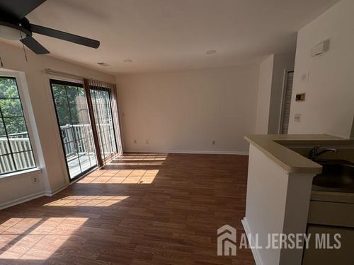 20 Ayres Ct, East Brunswick, NJ, 08816-1861 | Card Image