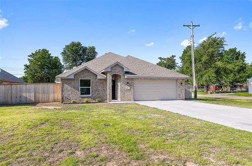 202 E Main St, Calumet, OK, 73014 | Card Image