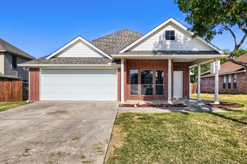 1005 Lake Ridge Dr, Sanger, TX, 76266-5729 | Card Image