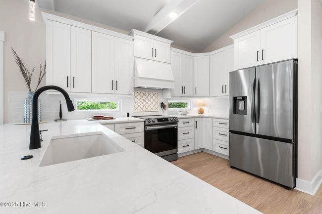 113 Sw 22 Nd St, House other with 4 bedrooms, 3 bathrooms and 1 parking in Oak Island NC | Image 16