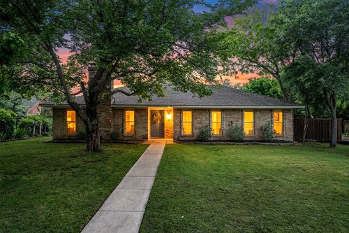 2 Whispering Cir, Hickory Creek, TX, 75065-3114 | Card Image