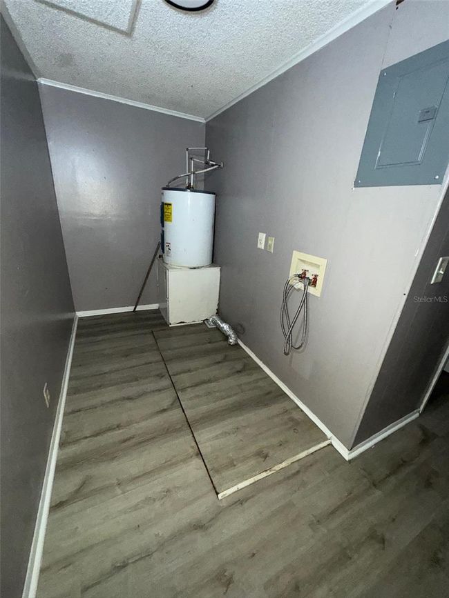 APT-38-420 - 420-420 Mills St, Condo with 2 bedrooms, 1 bathrooms and null parking in LEESBURG FL | Image 12