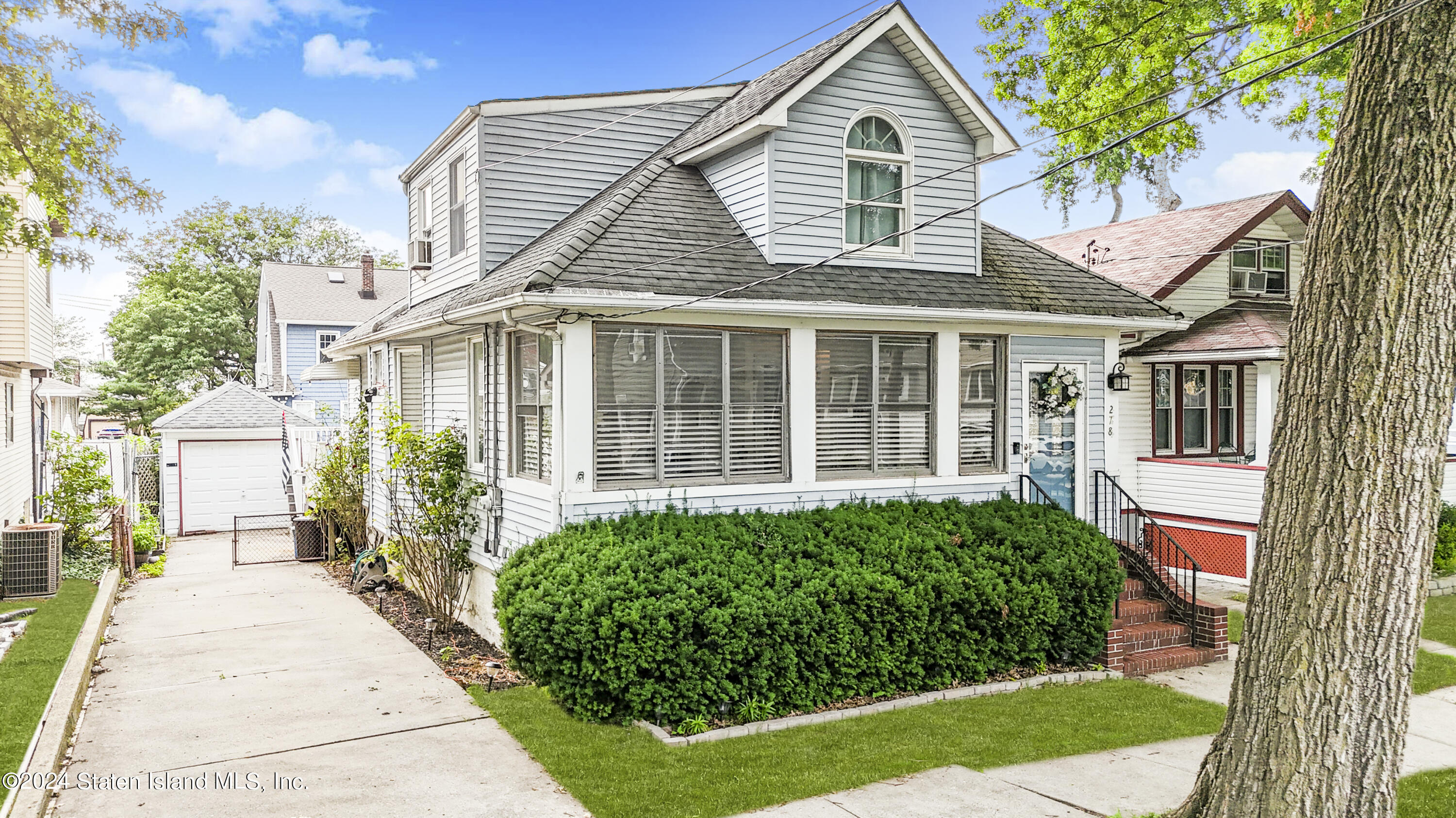 Livermore Ave, Staten Island, NY 10314