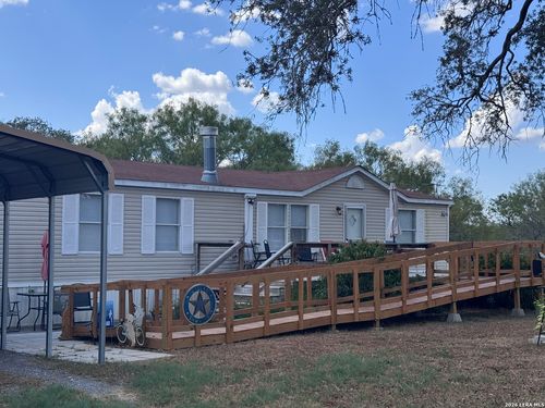 3303 Sandy Elm Rd, La Vernia, TX, 78121-4430 | Card Image