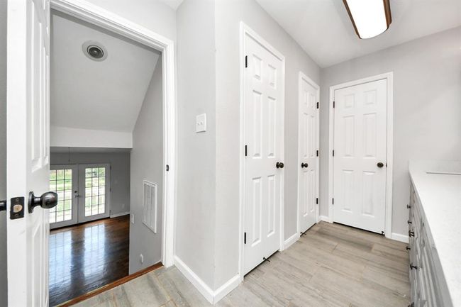 6502 S Highway 35, House other with 5 bedrooms, 3 bathrooms and 3 parking in Alvin TX | Image 30