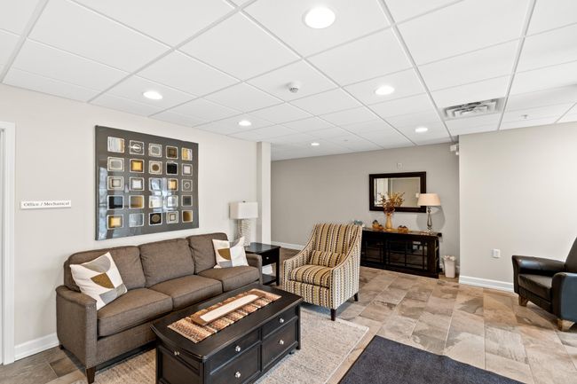 Lobby | Image 25