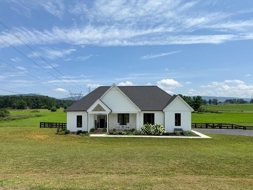643 Cattle Scales Rd, Waynesboro, VA, 22980-6331 | Card Image