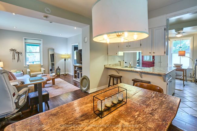19 Florence St E, House other with 3 bedrooms, 2 bathrooms and 2 parking in Huntsville ON | Image 9