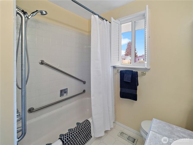 710 Charwila Ln, House other with 3 bedrooms, 1 bathrooms and 4 parking in Enumclaw WA | Image 13