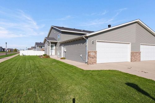 2162 10th St W, West Fargo, ND, 58078-3213 | Card Image