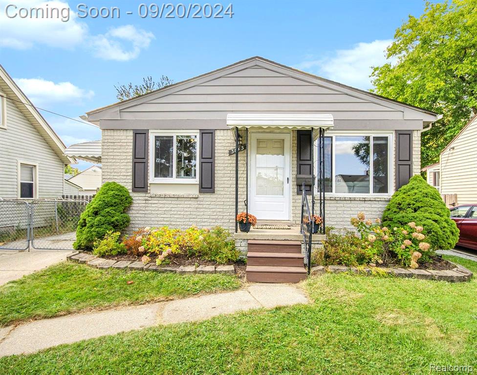 Oakshire Ave, Berkley, MI 48072