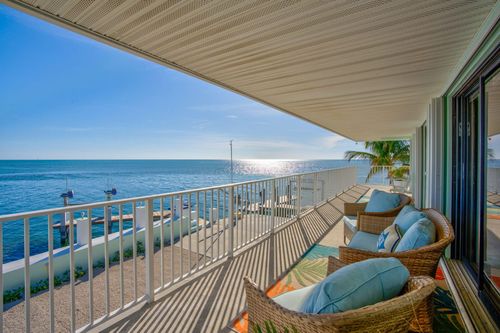 33 Kyle Way S, Marathon, FL, 33050-2007 | Card Image