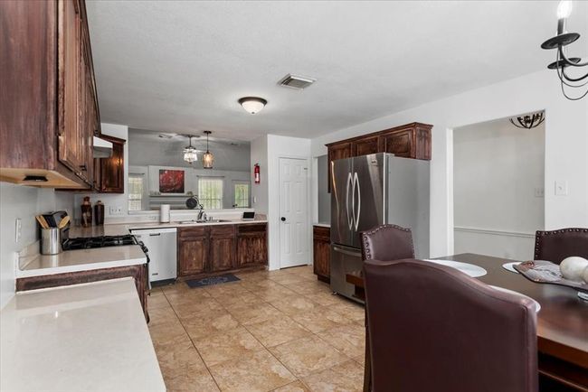 22711 Tree House Ln, House other with 3 bedrooms, 2 bathrooms and 2 parking in Spring TX | Image 14