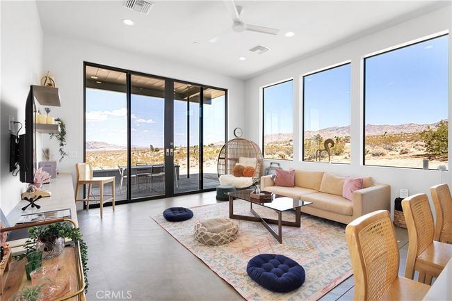 Living Room | Image 9