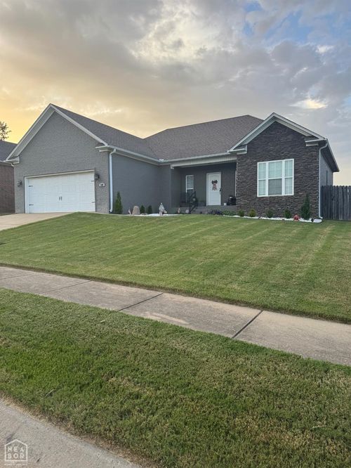5430 Chateau Dr, Conway, AR, 72034-7832 | Card Image