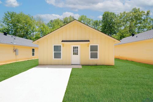 808 W Walnut St, Longview, TX, 75601-7640 | Card Image