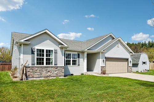 1120 Black Walnut Pass, Johnson Creek, WI, 53038 | Card Image