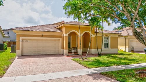 1422 Ne 40th Rd, Homestead, FL, 33033-5911 | Card Image