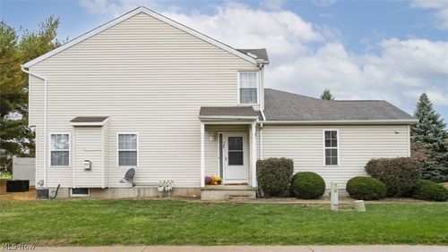 100 Meander Ln, Elyria, OH, 44035-8727 | Card Image