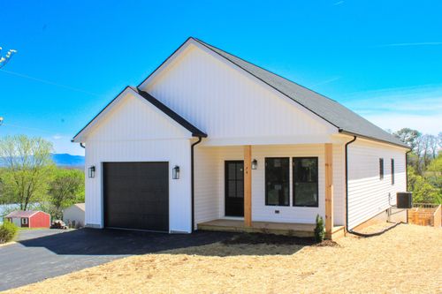 69 Highland Ave, VERONA, VA, 24482-2527 | Card Image