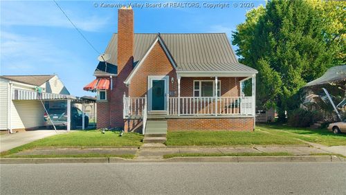 722 Lee St, Barboursville, WV, 25504-1902 | Card Image