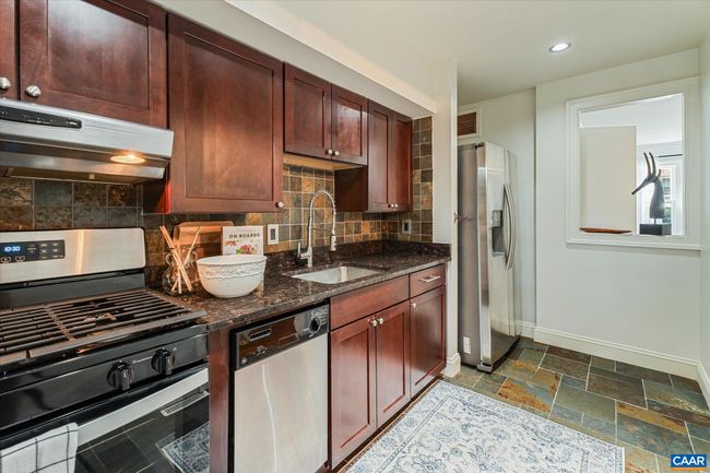 APT-2 - 2405 Barracks Ct, Condo with 2 bedrooms, 1 bathrooms and null parking in CHARLOTTESVILLE VA | Image 9