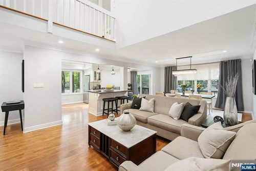 93 Frost Ln, Mahwah, NJ, 07430-3314 | Card Image