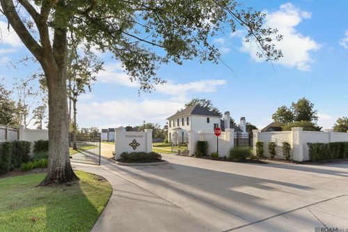 9617 Inniswold Park Ln, Baton Rouge, LA, 70809-3297 | Card Image