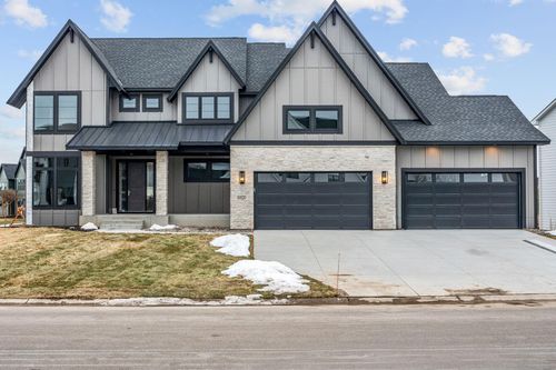 16820 46th Ave N, Plymouth, MN, 55446-2028 | Card Image