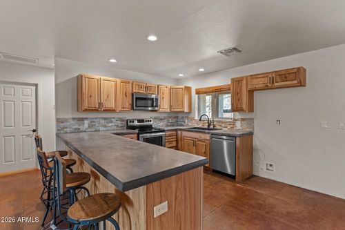 475 W Mohave St, Wickenburg, AZ, 85390-2224 | Card Image