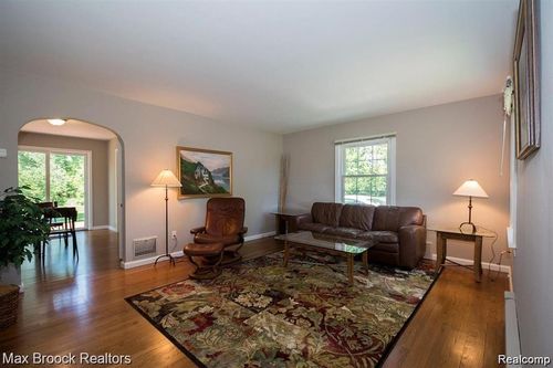 3484 Ann Arbor Saline Rd, Ann Arbor, MI, 48103-9777 | Card Image