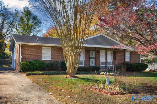 409 S Edgemont Cir Nw, Huntsville, AL, 35811-1362 | Card Image