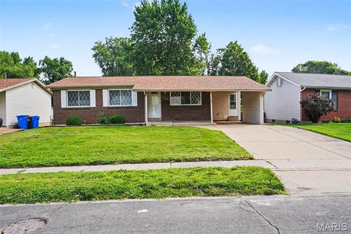 1105 5th Plaza, Florissant, MO, 63031 | Card Image