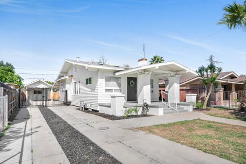 939 N Safford Avenue, Fresno, CA, 93728 | Card Image