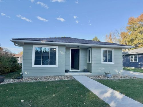 907 F Ave, Grundy Center, IA, 50638-1235 | Card Image