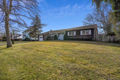 182 Connetquot Dr, Oakdale, NY, 11769-1943 | Card Image