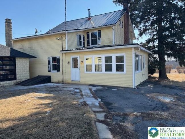 6341 Memorial Rd, House other with 3 bedrooms, 2 bathrooms and null parking in Germansville PA | Image 4