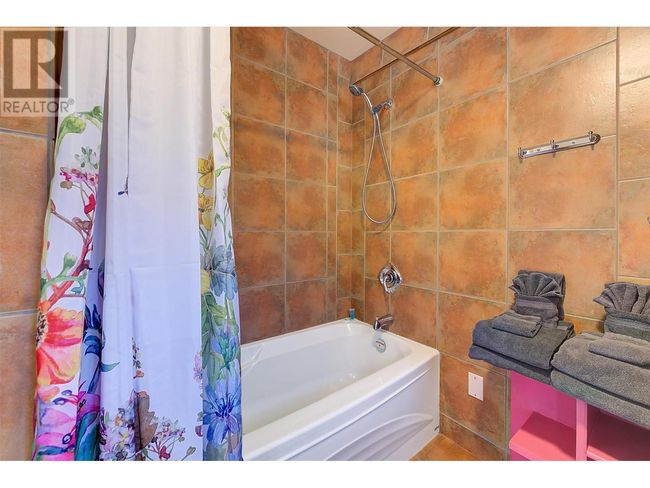 11 - 3701 Beach Ave, Home with 2 bedrooms, 2 bathrooms and 1 parking in Peachland BC | Image 35