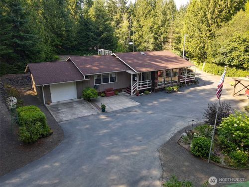 40 N Cresthill Way, Hoodsport, WA, 98548-4520 | Card Image